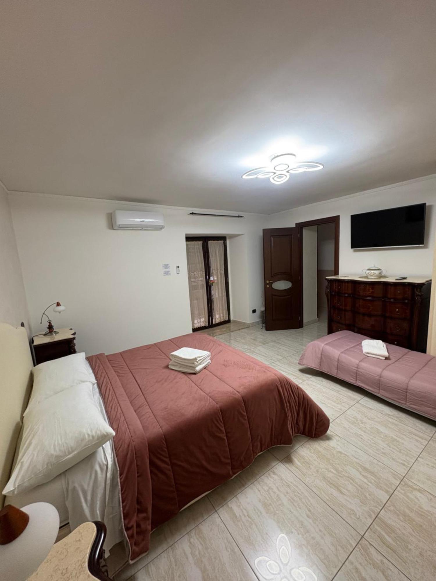 Esposito Holiday Homes เนเปิลส์ ภายนอก รูปภาพ