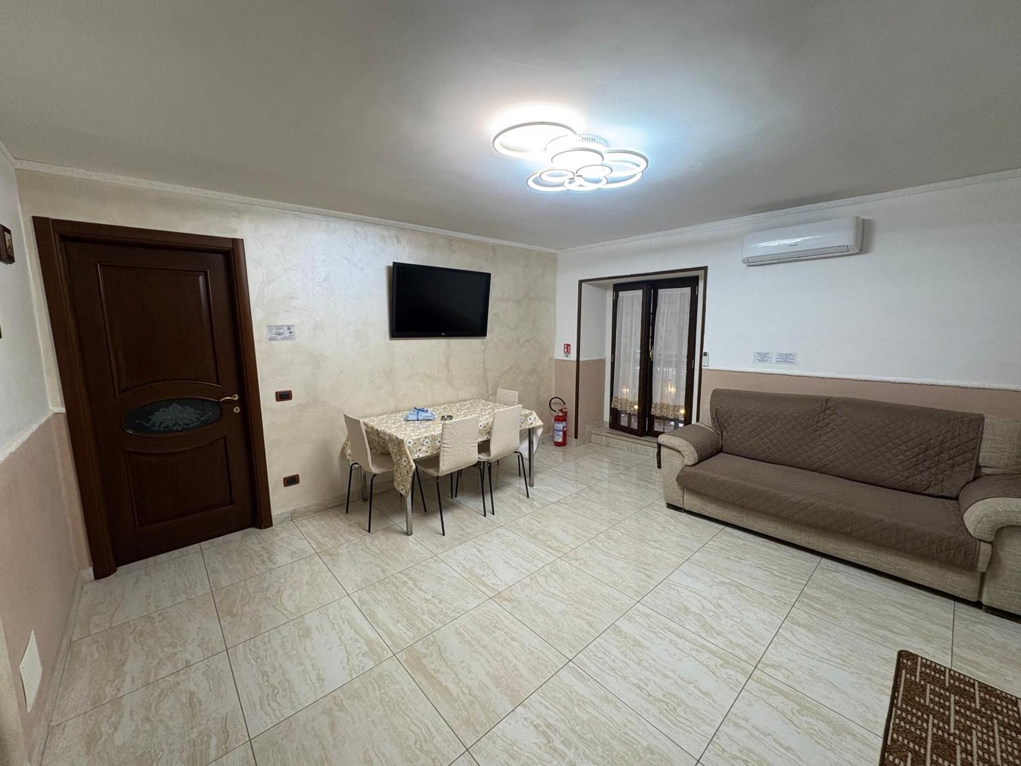 Esposito Holiday Homes เนเปิลส์ ภายนอก รูปภาพ